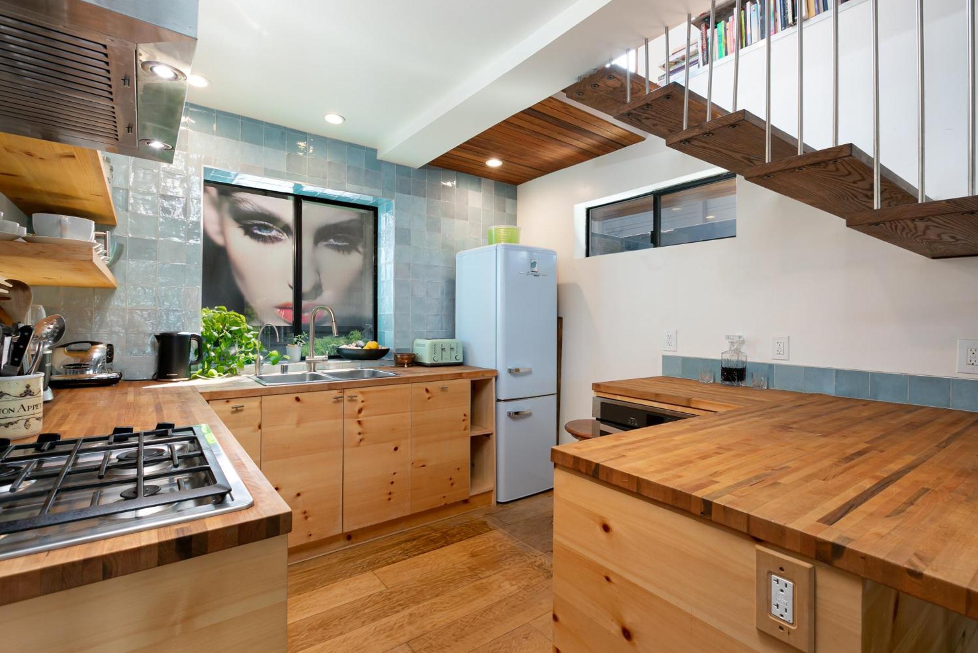 Venice Beach Studio With Large Private Patio Steps To The Beach Los Angeles Exteriör bild