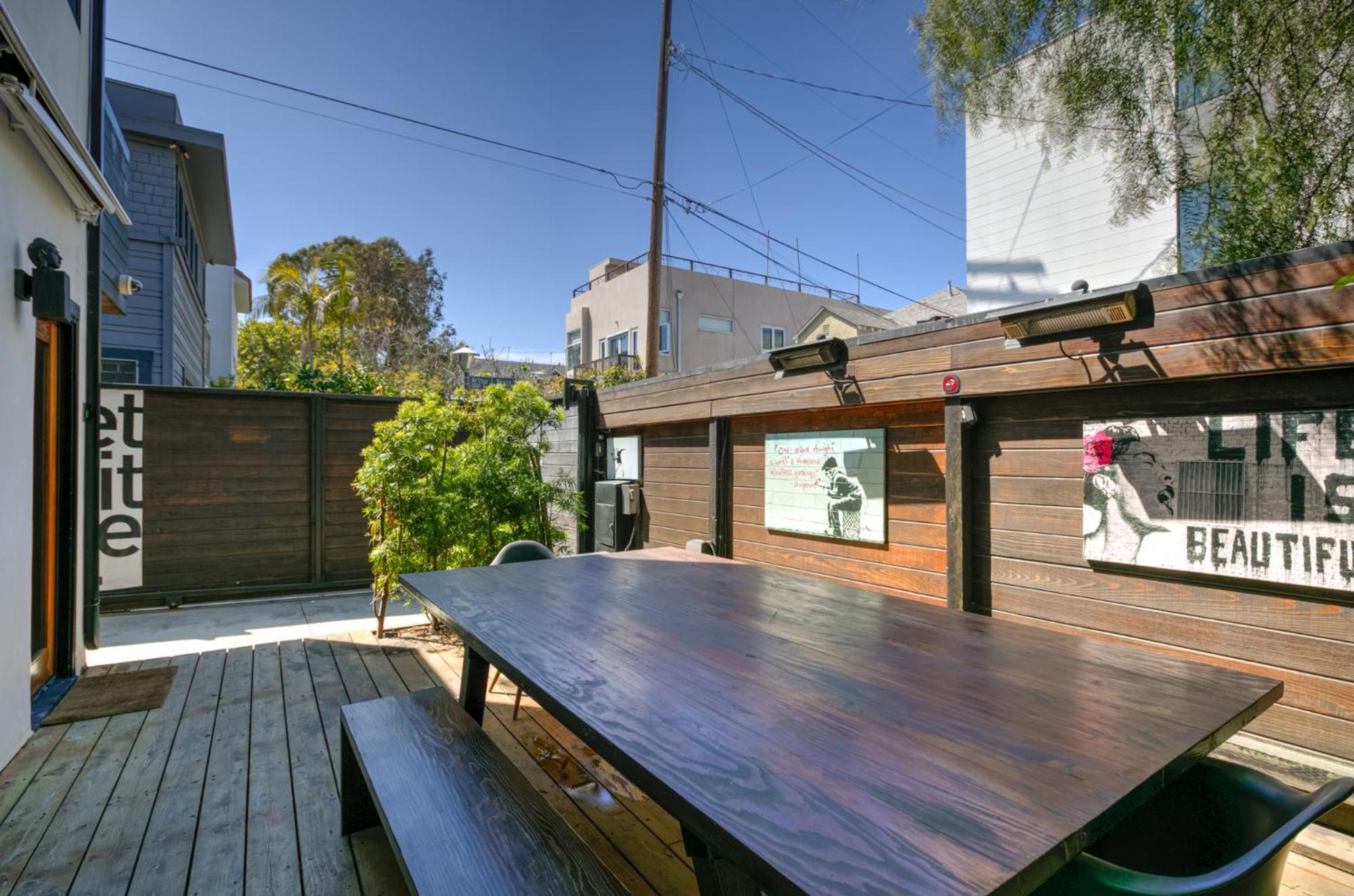 Venice Beach Studio With Large Private Patio Steps To The Beach Los Angeles Exteriör bild