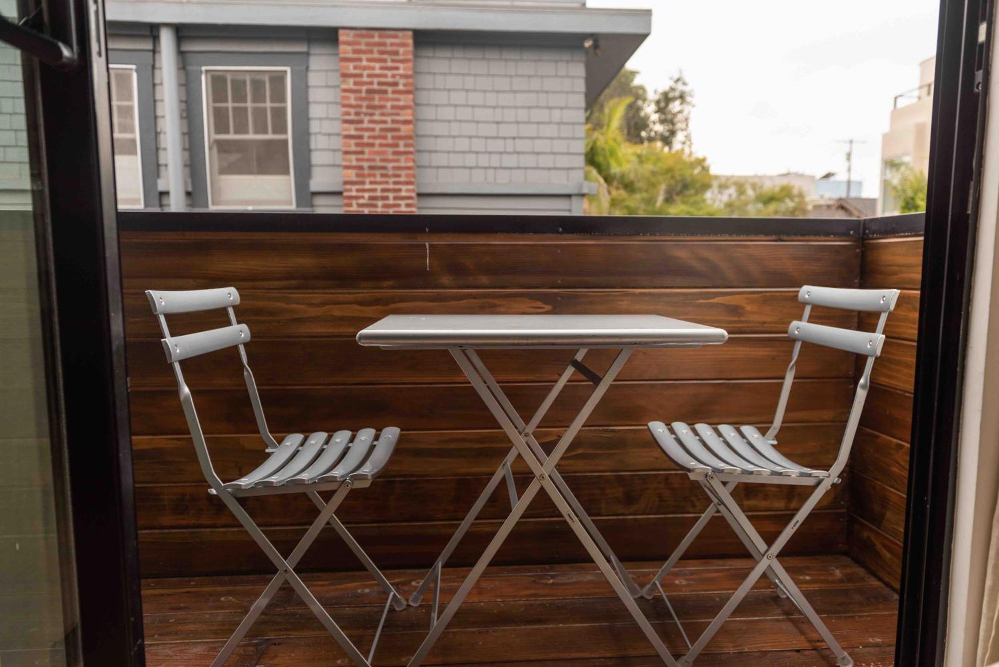 Venice Beach Studio With Large Private Patio Steps To The Beach Los Angeles Exteriör bild