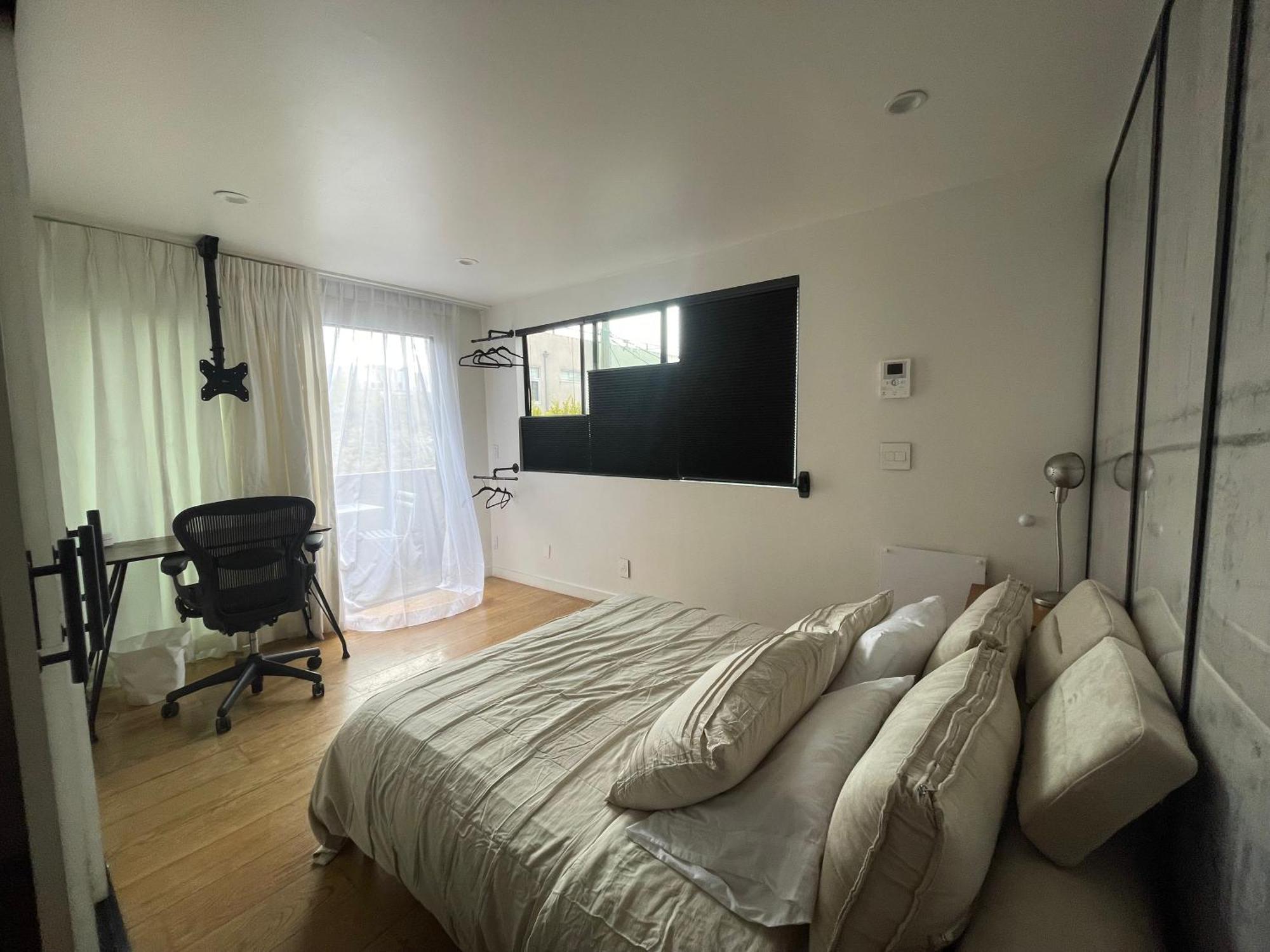 Venice Beach Studio With Large Private Patio Steps To The Beach Los Angeles Exteriör bild