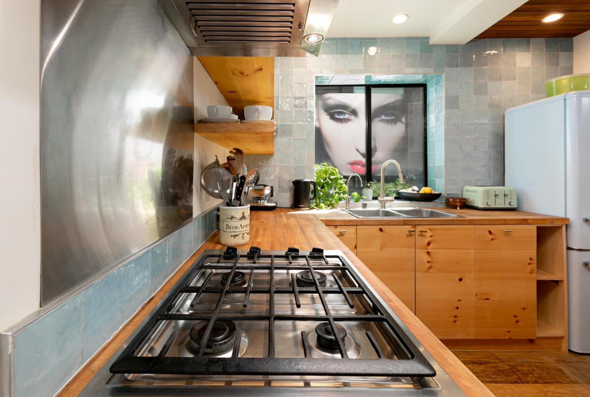 Venice Beach Studio With Large Private Patio Steps To The Beach Los Angeles Exteriör bild