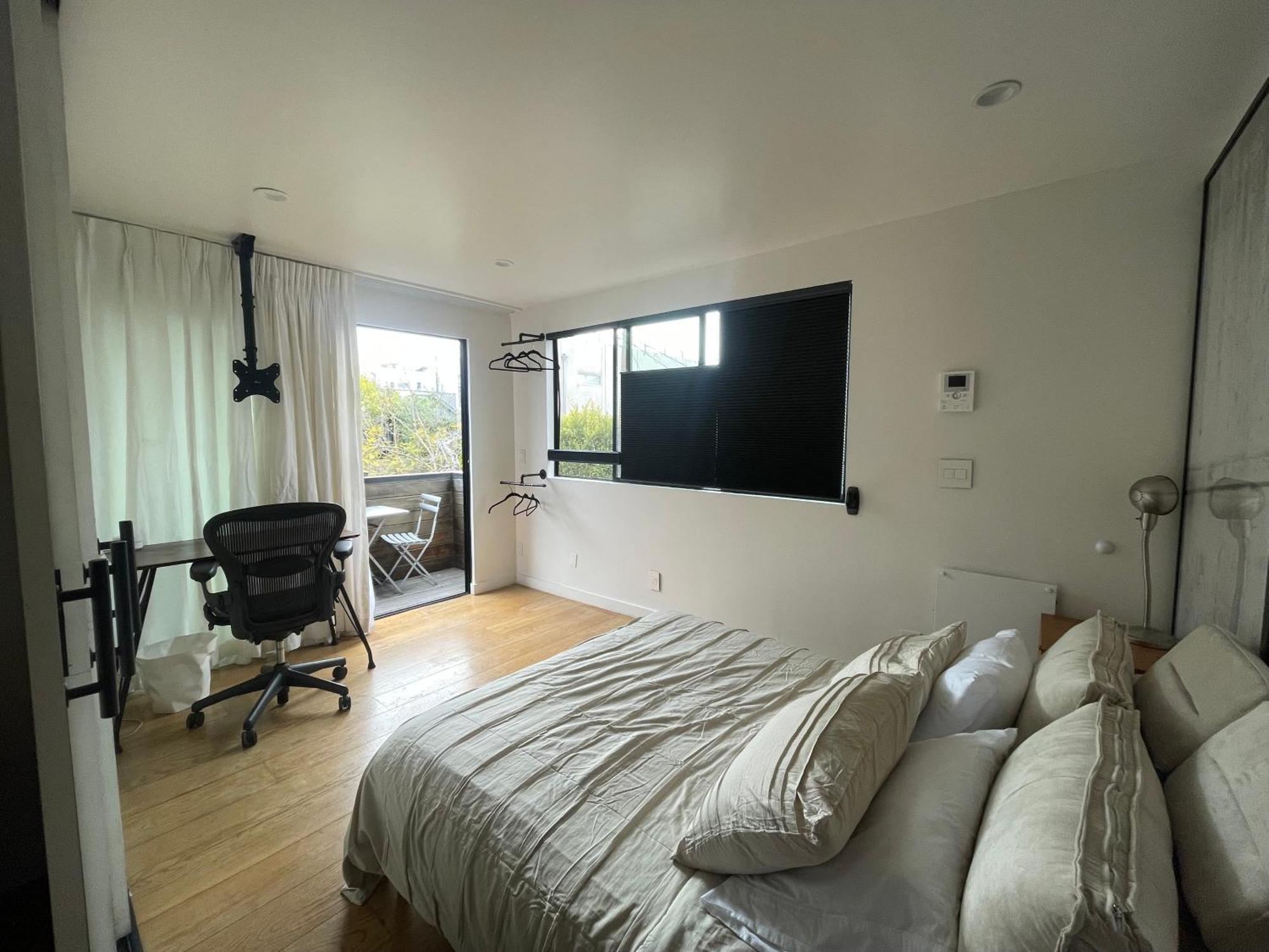 Venice Beach Studio With Large Private Patio Steps To The Beach Los Angeles Exteriör bild