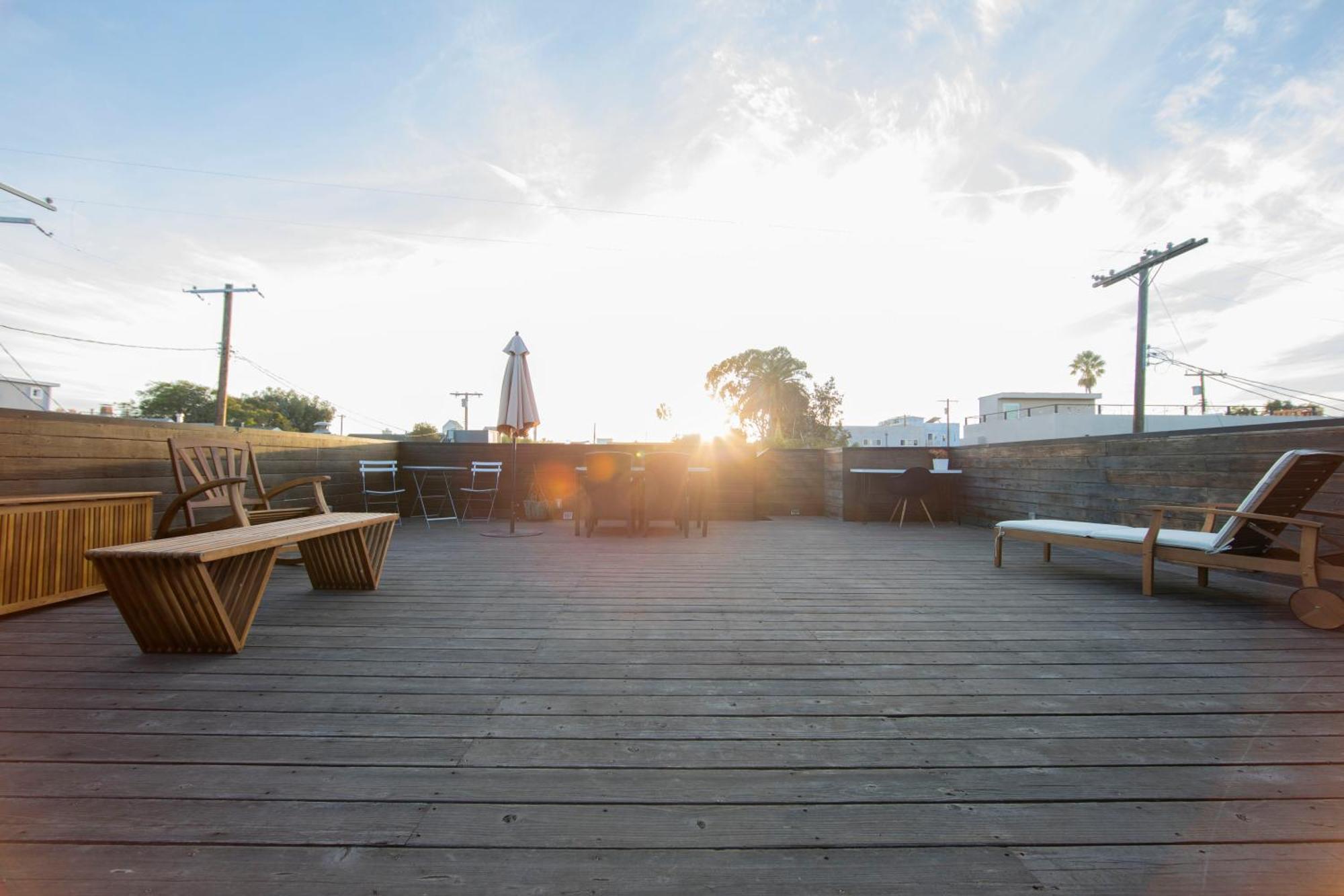 Venice Beach Studio With Large Private Patio Steps To The Beach Los Angeles Exteriör bild