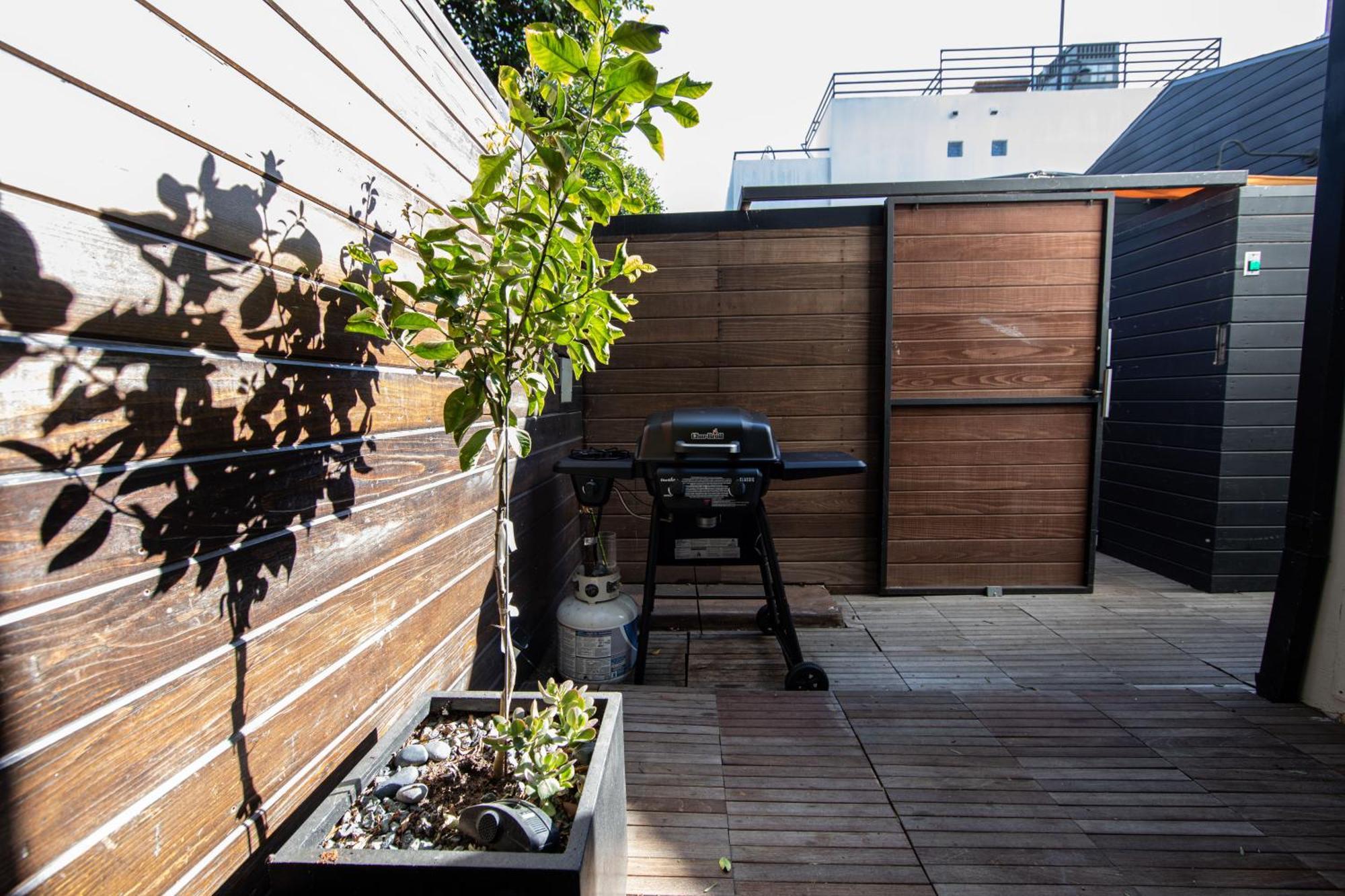 Venice Beach Studio With Large Private Patio Steps To The Beach Los Angeles Exteriör bild