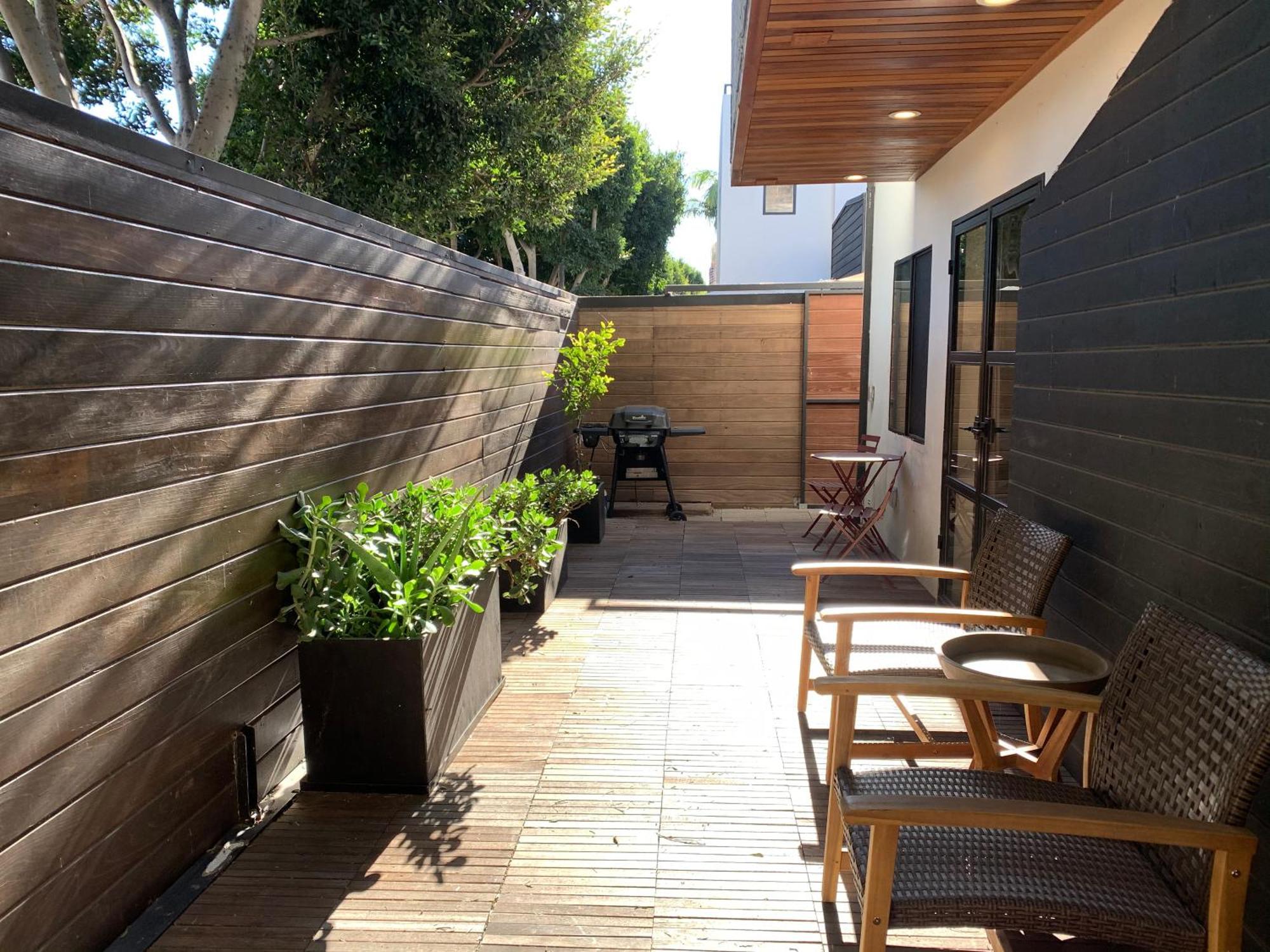 Venice Beach Studio With Large Private Patio Steps To The Beach Los Angeles Exteriör bild
