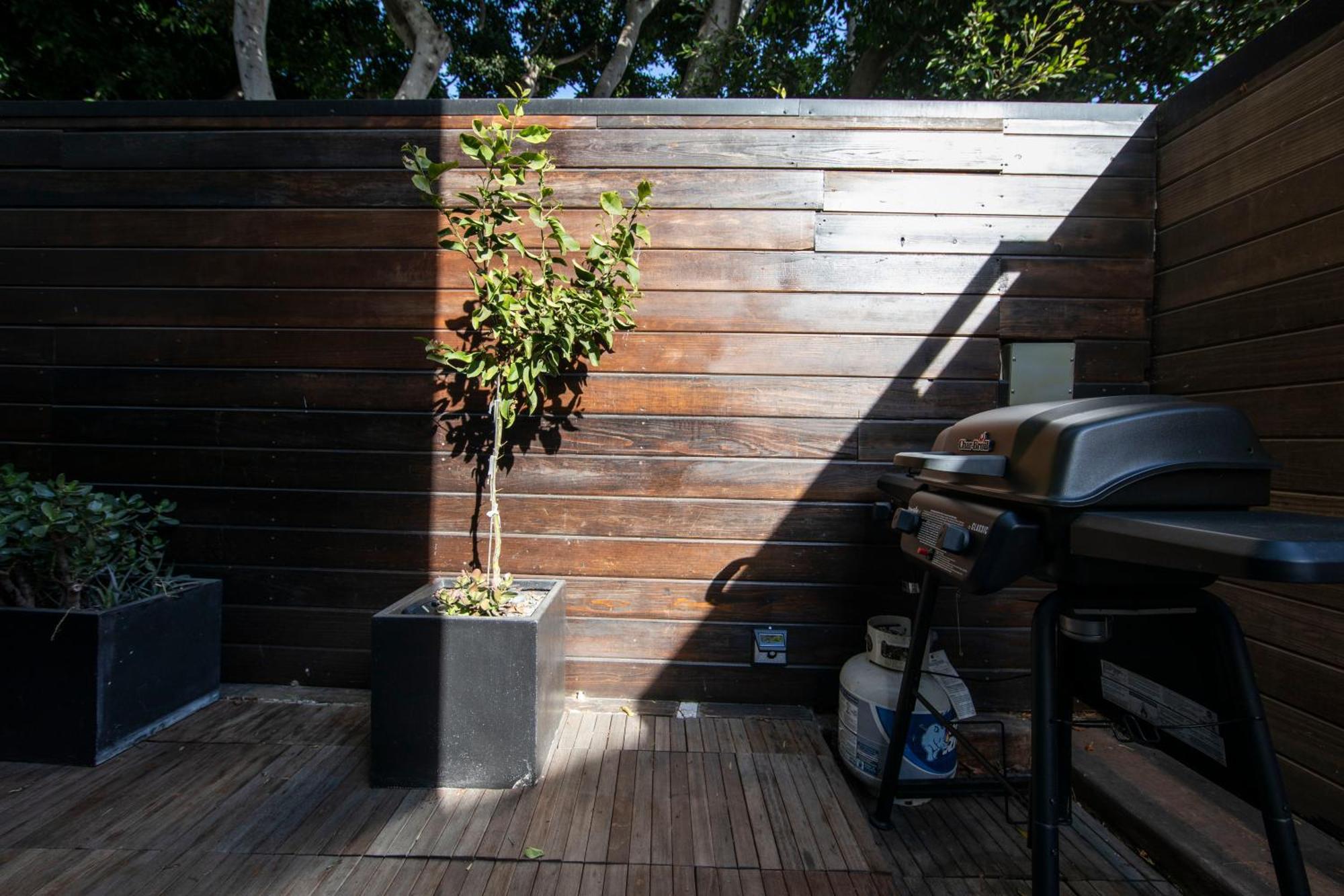 Venice Beach Studio With Large Private Patio Steps To The Beach Los Angeles Exteriör bild